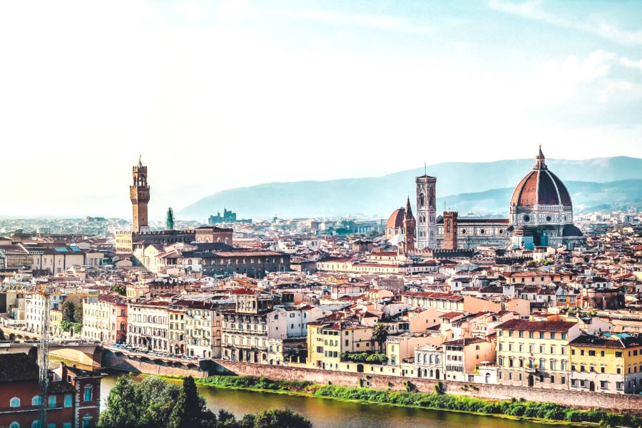Grazie al Credito Vacanze e all’attrazione dei tanti italiani esterofili le strutture ricettive guardano con fiducia all’imminente stagione turistica.