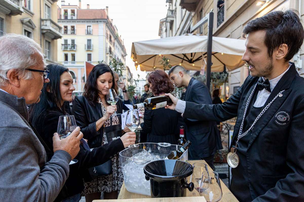Nove giorni di degustazioni ed eventi con gli MWW Awards e il Wine Boat lungo i Navigli