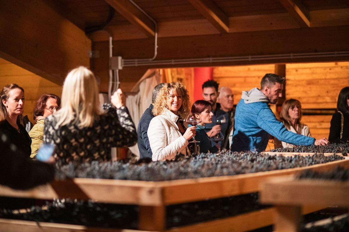 La rassegna Divin Ottobre della Strada del Vino e dei Sapori del Trentino propone ogni fine settimana di ottobre tante iniziative per accogliere la stagione del foliage, alla scoperta del territorio con il suo patrimonio enogastronomico e paesaggistico