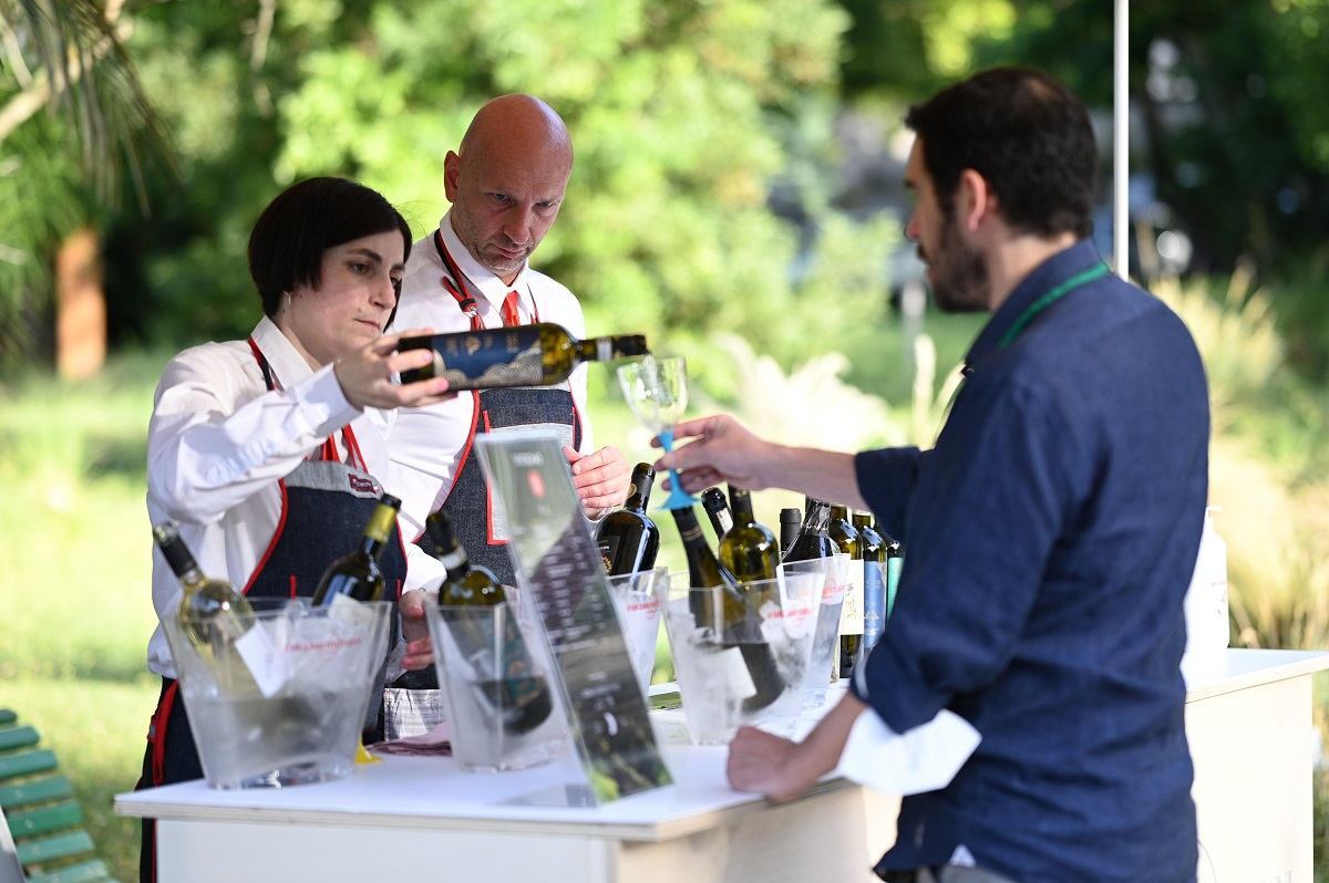 Dal 13 al 15 giugno le porte dell'Orto Botanico di Roma tornano a riaprirsi per la sesta edizione di Roma Hortus Vini, la kermesse dedicata ai vitigni autoctoni italiani e ai vini prodotti da monovitigno