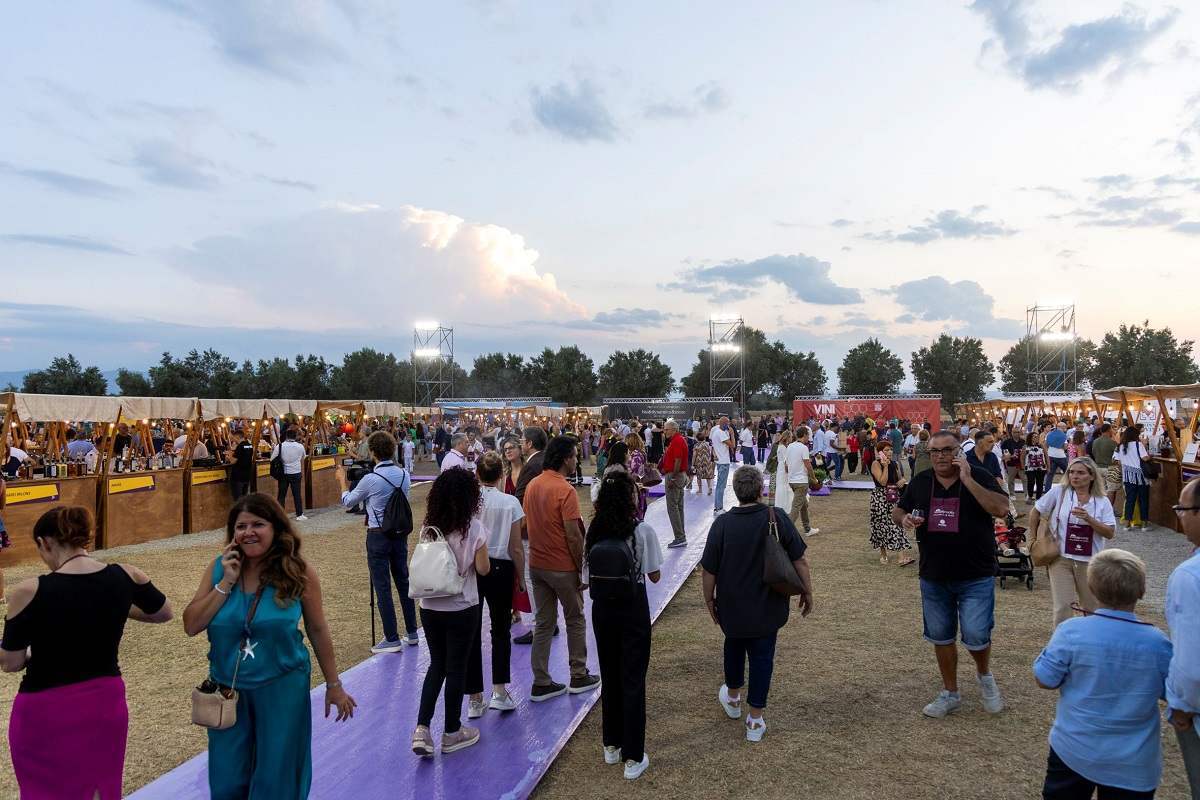 Vinitaly and the City torna in Calabria al parco archeologico di Sibari per una tre-giorni, dal 18 al 20 luglio, di questa versione fuori-fiera del Salone internazionale del vino di Verona tra degustazioni, talk, masterclass e appuntamenti culturali