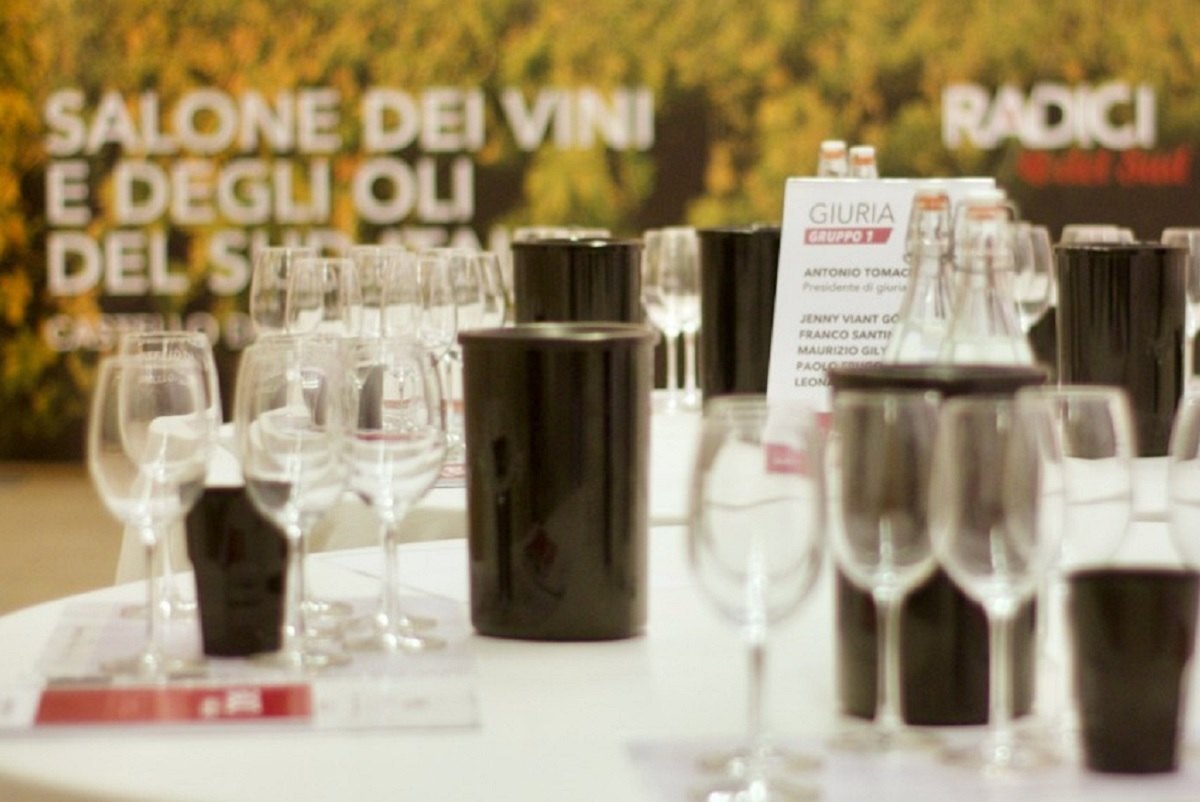 Radici del Sud, il Mezzogiorno in bottiglia torna a Gioia del Colle. All'ex Distilleria Paolo Cassano l'8 giugno va in scena la 21ma edizione