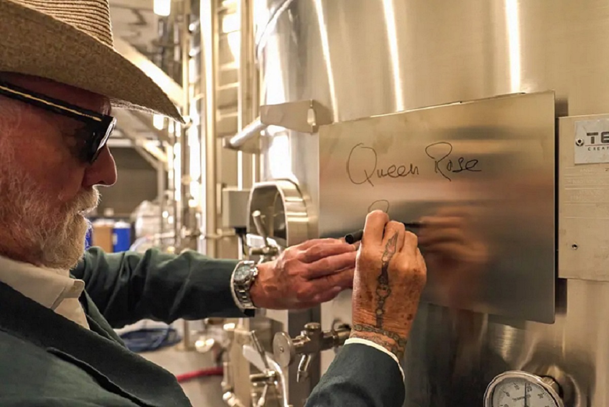 Il vino a rappresenta uno dei terreni sui quali Spirits & Colori potrebbe ulteriormente ampliare il proprio raggio d'azione. L'ingresso del Queen Côtes de Provence Rosé ne è una dimostrazione